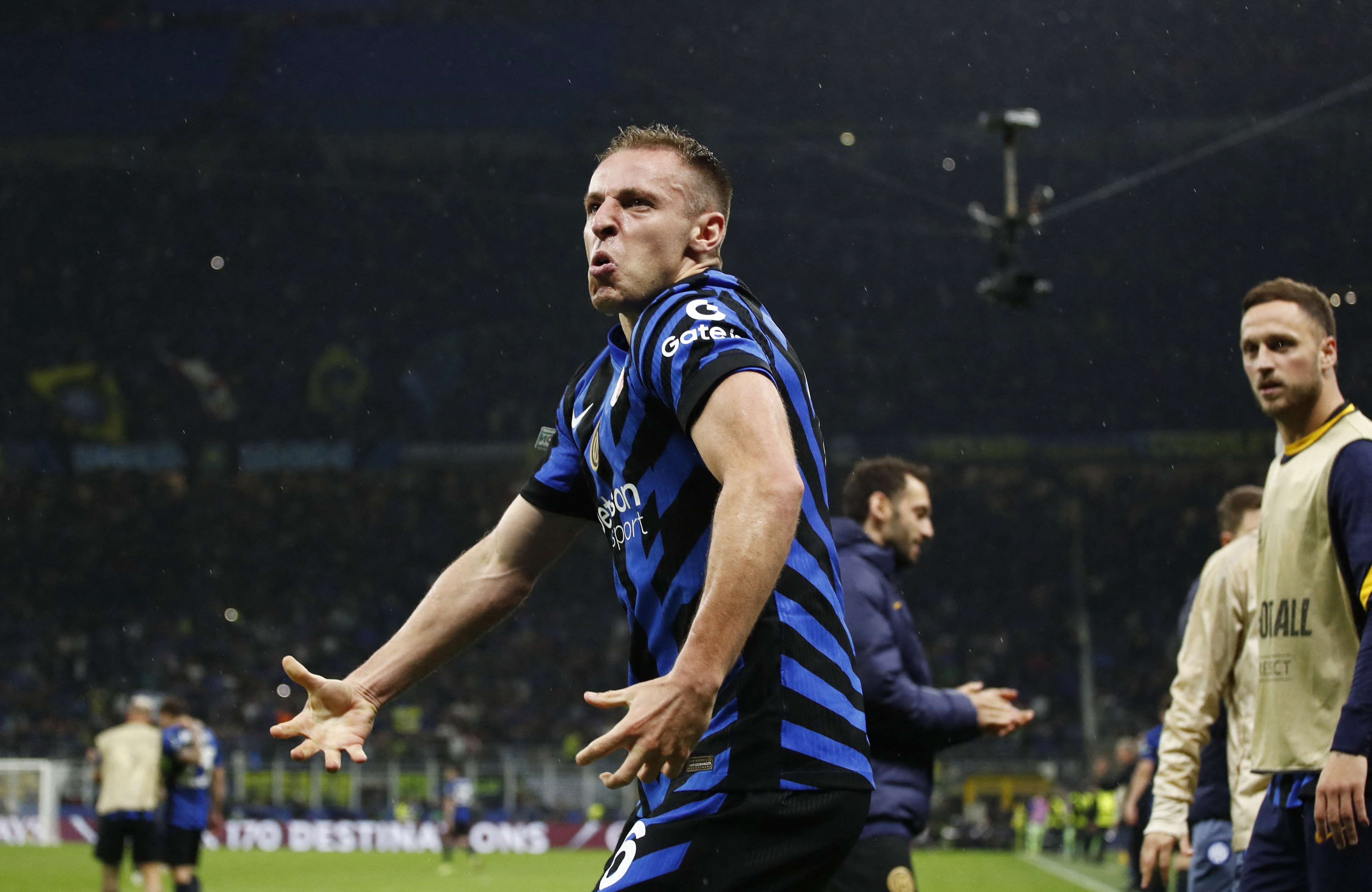 罗马诺:弗拉泰西曾无限接近登陆英超,纽卡两次接触了球员的团队