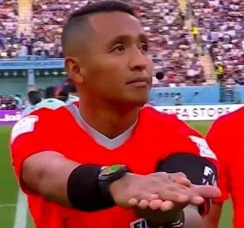 星空体育官网-世界杯球星撞脸！詹皇库兹马兼职 袁弘化身京多安