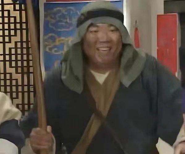 星空体育官网-世界杯球星撞脸！詹皇库兹马兼职 袁弘化身京多安