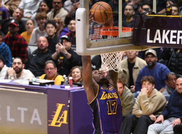 终于等到你！湖人3D新援轰16分+4记三分变詹皇绝配