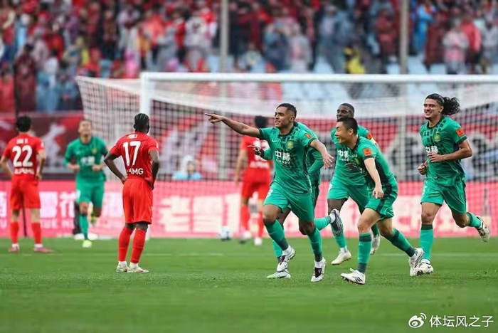 星空体育-海港钱白花了，补强补了个寂寞，球迷不满，卫冕也基本无望了|上海海港|杨希|新赛季|超级杯|克劳德_新浪体育_新浪新闻