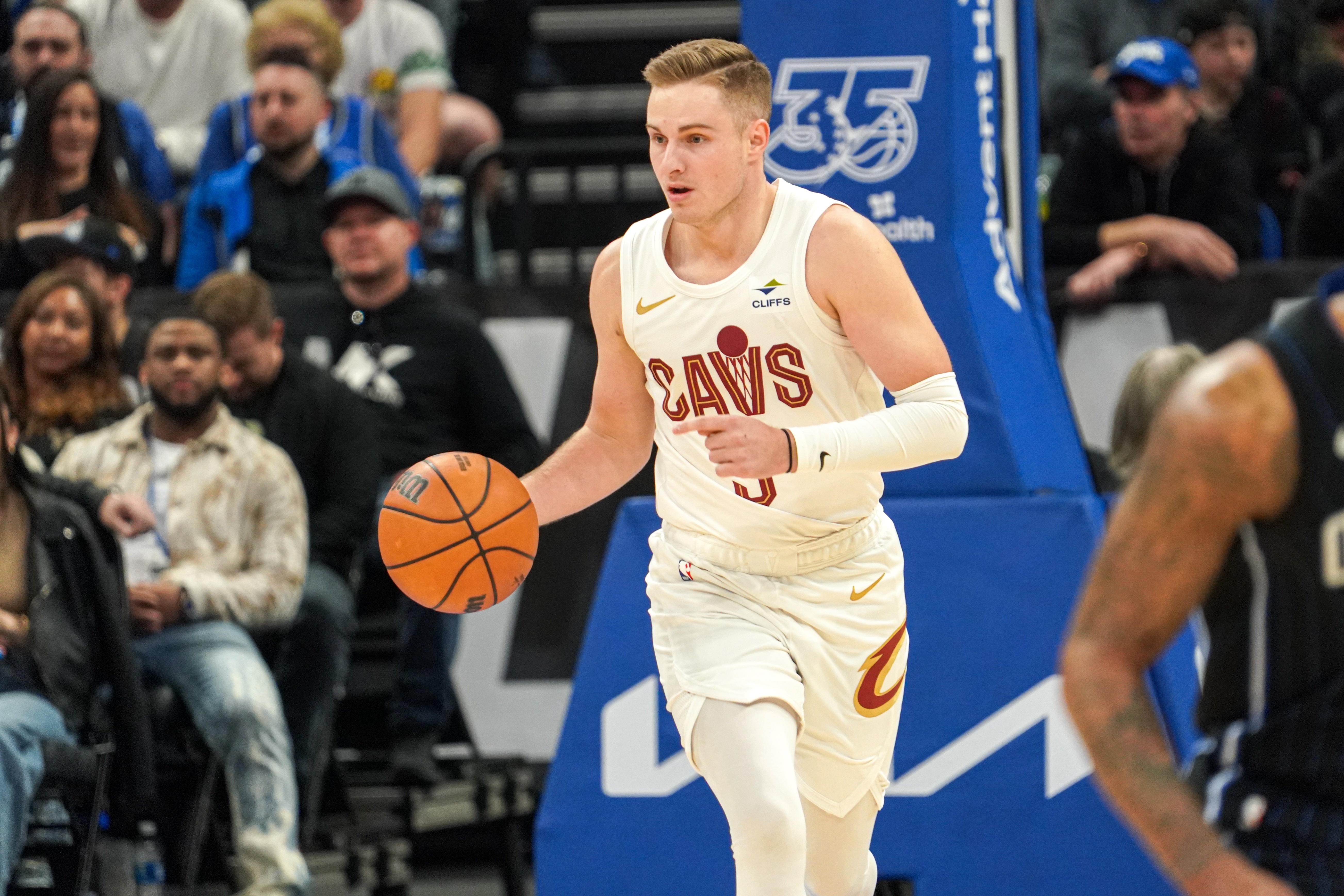 星空体育平台-认识下哈登新队友！轰进9记三分的神射手太励志 骑士冲冠离不开他