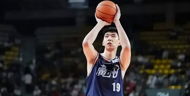 星空体育官网-CCTV16直播!今晚7点半,CBA季后赛打响,广东德比,徐昕挑战杜锋